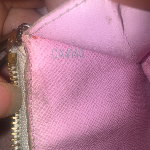 🔥AUTHENTIC🔥 LV COIN POUCH - Picture 8 of 8